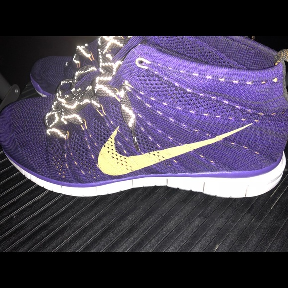 nike free run chukka